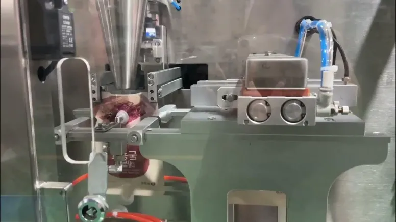 Low cost juice liquid seeds beans pouch doypack packing machine